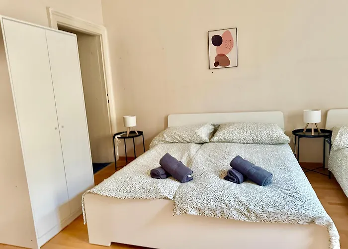 Old-school Classic Spacious Apartment *